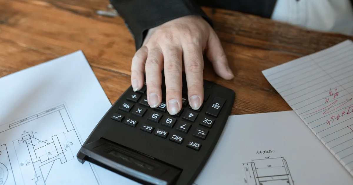 Best Free Online Calculators for Finance, Health and Everyday Math (2026) — blog cover